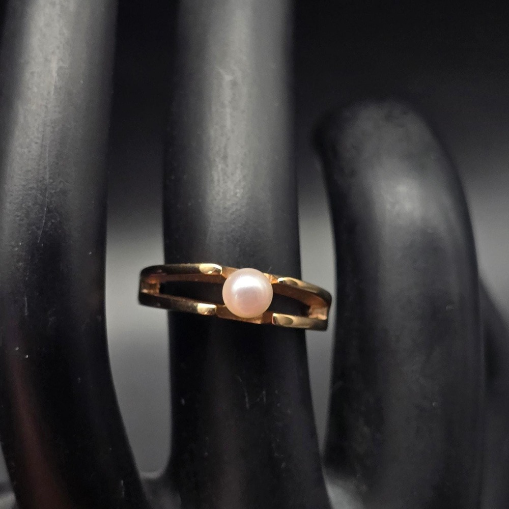 Avon 1979 Cultured Pearl Ring Size 6 18K HGE Gold Plated Vintage